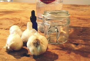 Garlic tincture for varicose veins